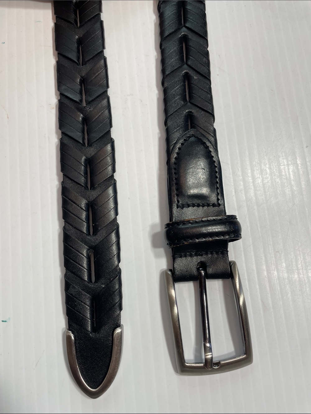 Genuine Leather Bonded Lacing Men’s Belt Size 42 Black Silver Buckle and Tip - Picture 4 of 5